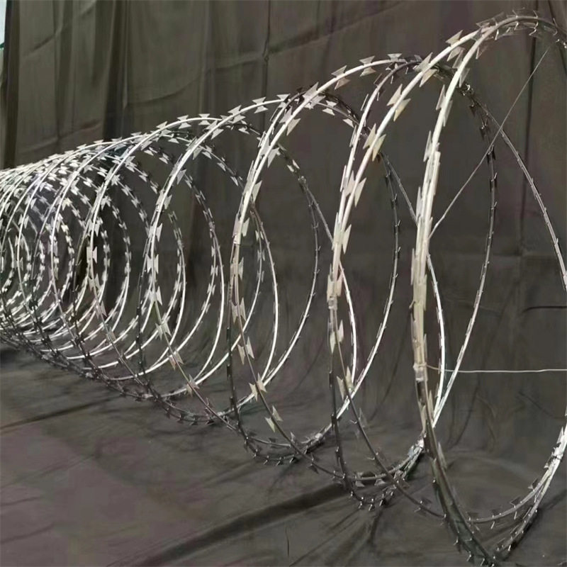 热镀锌不锈钢刀片刺绳学校围墙防盗防爬刺网防护网带刺铁丝滚笼