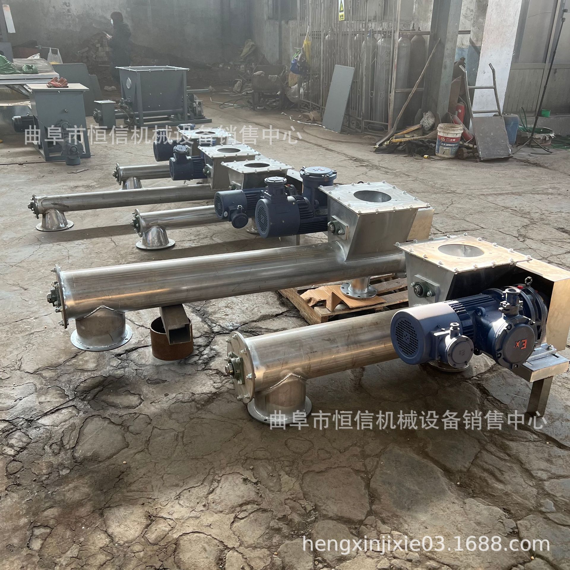 江苏水泥粉500斤小型喂料机zcjb 氢氧化钠粉末单螺杆螺旋给粉机