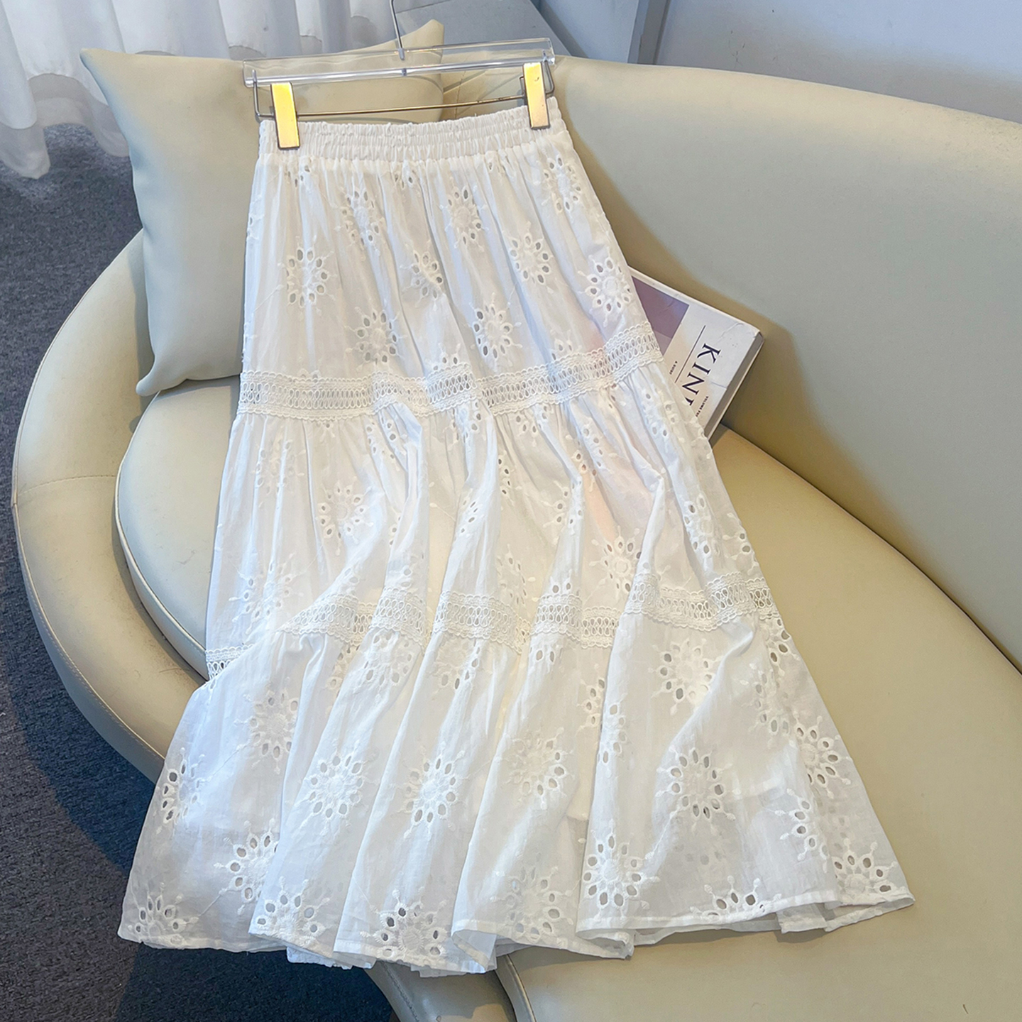 2025新款法式仙女蛋糕裙小个子显瘦a字长裙白色蕾丝刺绣半身裙女