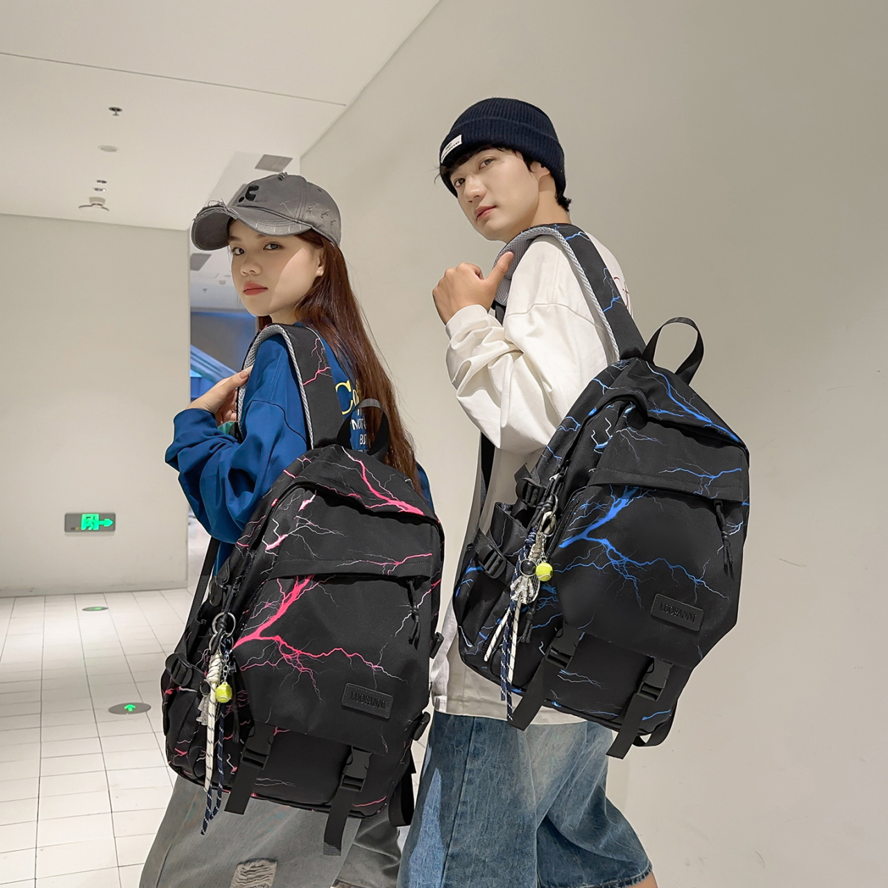 书包男韩版街头潮流初中高中学生背包女个性涂鸦大容量旅行双肩包