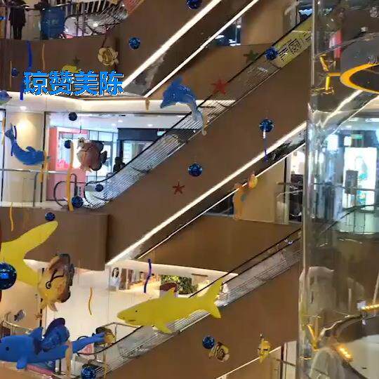 夏委商场购物中心海洋中庭装饰 海豚泡雕刻天井中空吊挂创意美陈