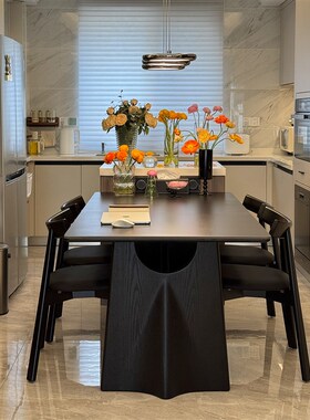 奥古斯特 黑色实木餐桌家用20z25新款轻奢全托长方形飞鸦岩板餐桌