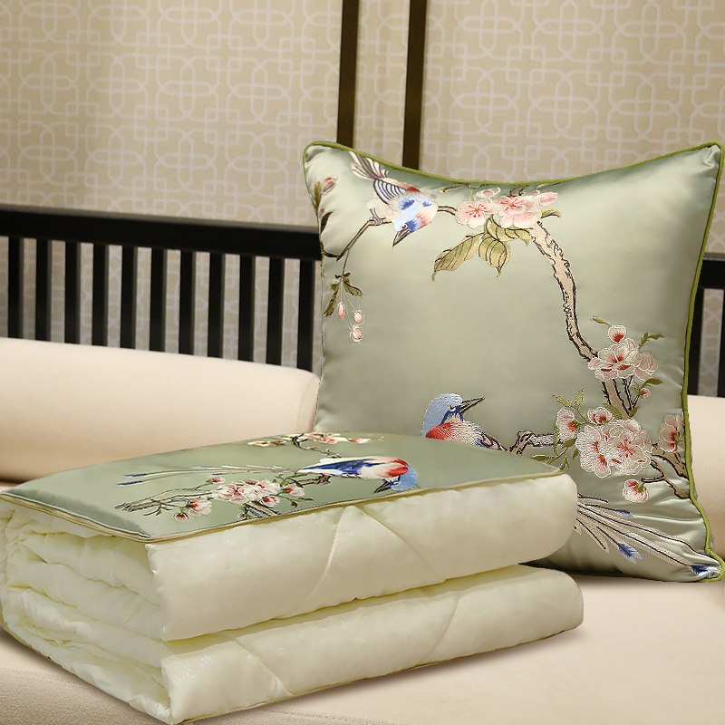 抱枕被子两用刺绣被办公r室多功能枕头被汽车靠垫折叠空调被子午