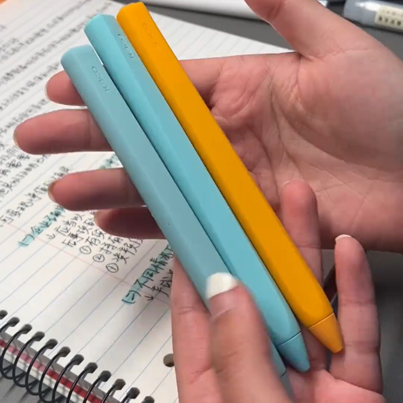 简约新款创意中性笔硅胶学生新款2026顺滑速干0.5黑色签字笔