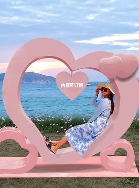 户外玻璃钢网红店铺爱心雕塑商场美陈公园度假村景区卡通兔子雕塑