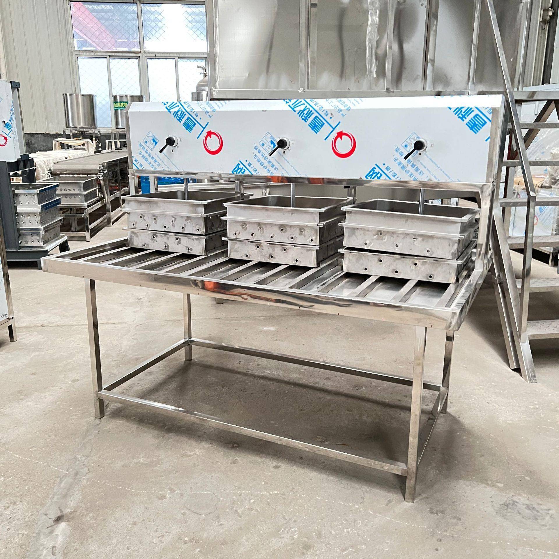 小型豆腐成型机一磨两桶豆腐机时产200斤商用豆制品加工设备