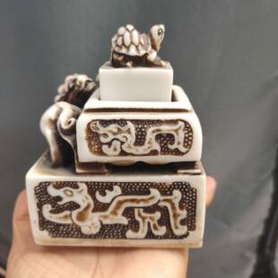 工古玩杂做项白仿古旧树脂艺品仿汉玉高古玉双无品牌/貔貅官上加