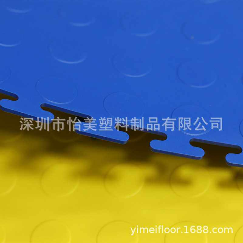 耐脏易清洁更衣室地垫柔软PVC塑料地板锁扣拼接防滑阻燃多色