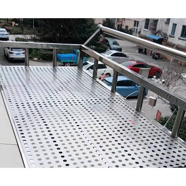 304不锈钢可定制冲孔板圆孔网洞洞板防盗窗垫板筛网板阳台防护网