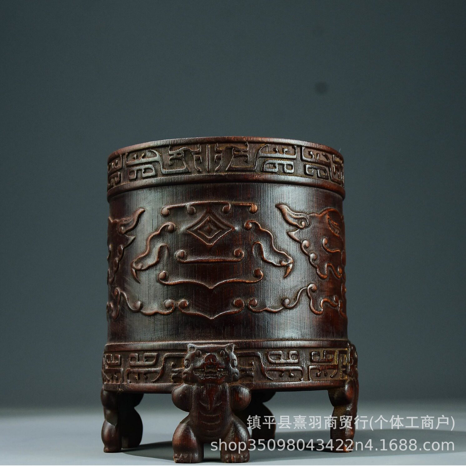 馆藏文案陈设大量直销仿古竹雕笔筒木雕手工雕刻厂价檀香