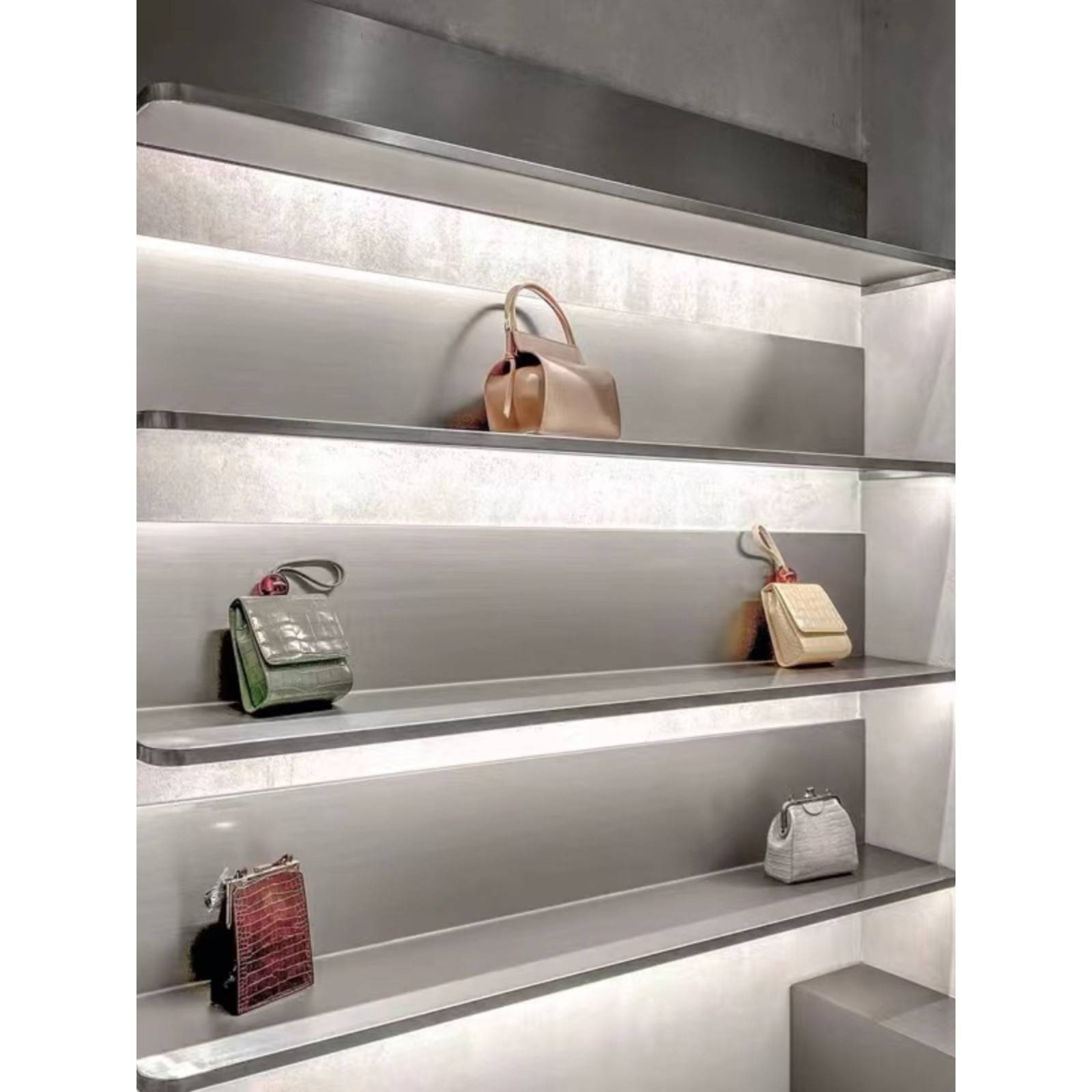 需定制服装店鞋子包包置物架不锈钢货架墙上多层鞋架陈列架直播间