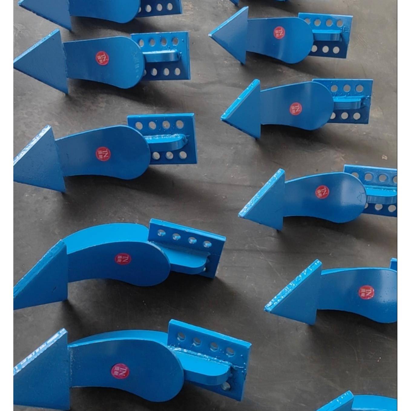 旋耕机不沾泥犁体开沟犁体新型分土犁旋耕机中间犁高强度加厚梨体