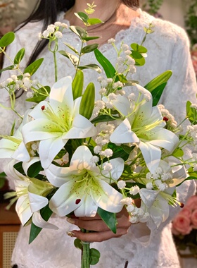 小清醒白色百合花仿真花尤加利叶
