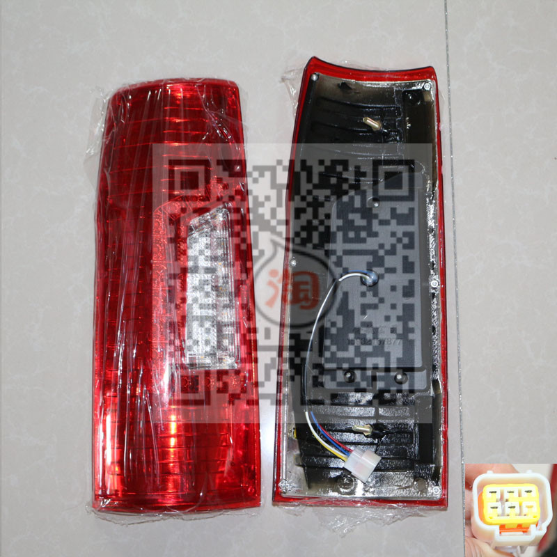 电动四轮车尾灯新能源电轿汽车后尾灯转向灯总成老年代步王子款灯