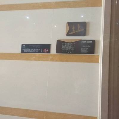 华桑厂家设计制定宣传栏指示牌不锈钢导向广告牌制作精神堡垒立牌