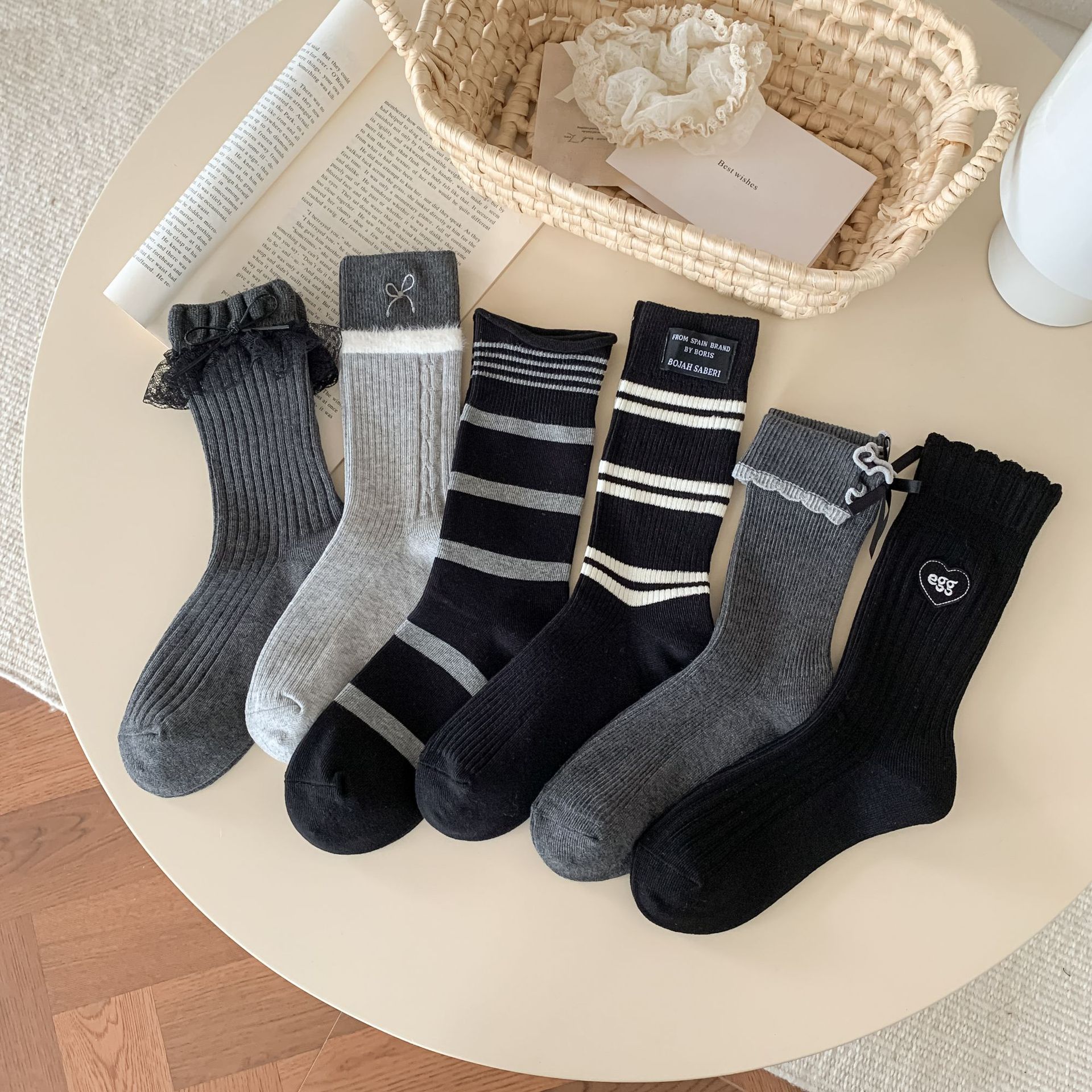 2025秋冬新款女士双针蕾丝刺绣花边饰品袜女中筒堆堆袜诸暨袜子