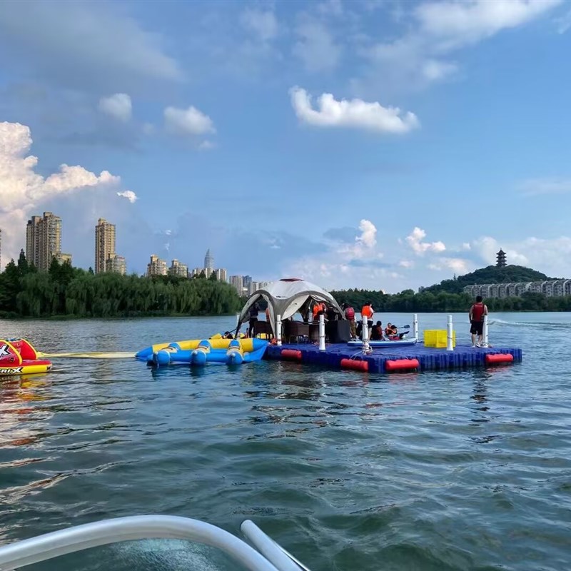 水上浮筒浮桥龙舟赛养殖浮板塑料钓鱼平台浮动码头防撞桶景区活动