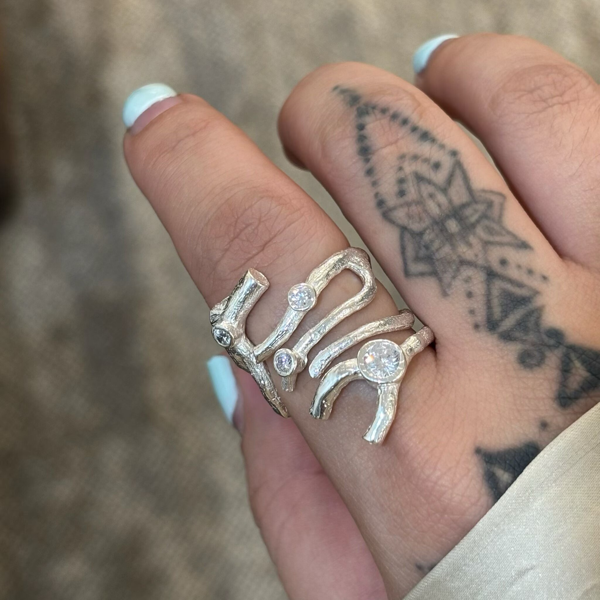 冷淡风 泰产S925纯银细喷砂树枝镶钻戒指小众轻奢个性指环时尚戒