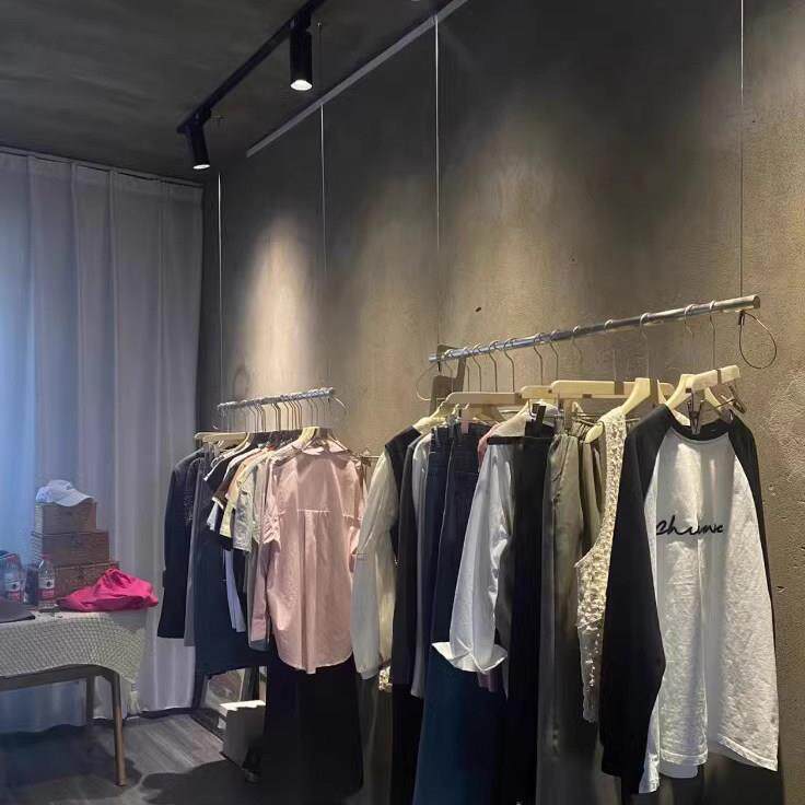 服装店展示架不锈钢拉丝吊架橱窗衣架挂杆钢丝吊架女装店倒挂货架