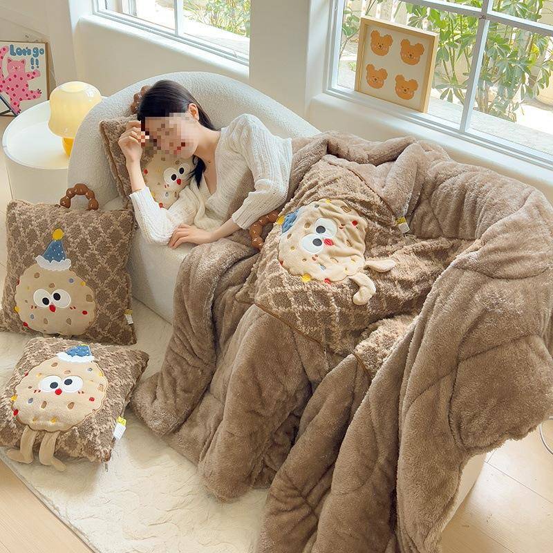 加厚保暖卡通爱抱枕被子用二合一两毛毯车载靠垫办公F98HT6JT可新