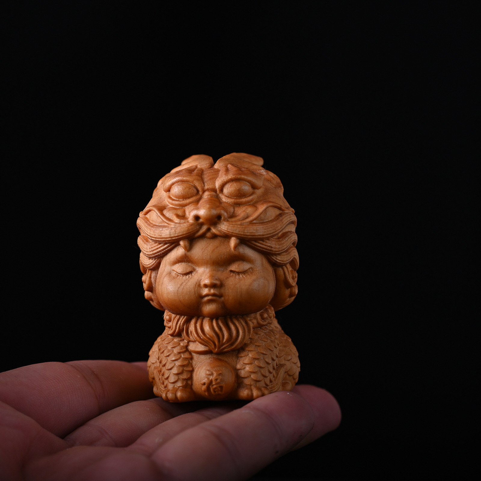 天然崖柏木雕龙年娃娃创意文玩手把件卡通生肖吉祥工艺品桌面