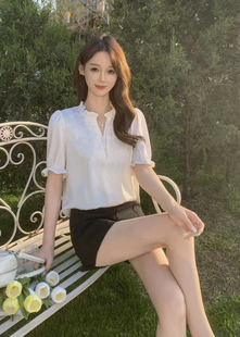 【清仓】夏装女装V领短袖刺绣衬衫短款百搭时尚减龄内搭外穿