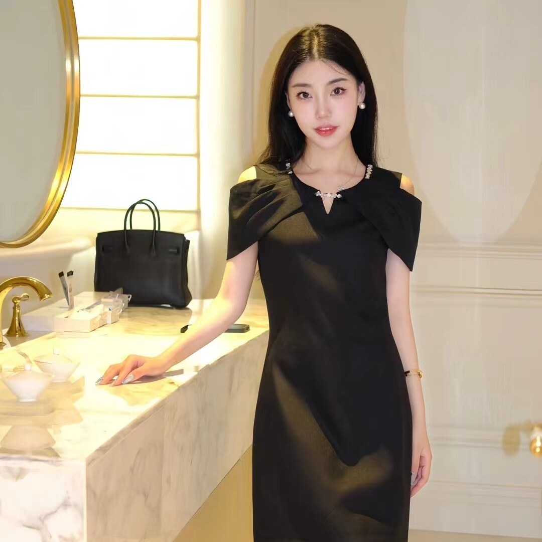 【清仓】重工小心机半露肩连衣裙设计款连衣裙女小个子时尚连衣裙