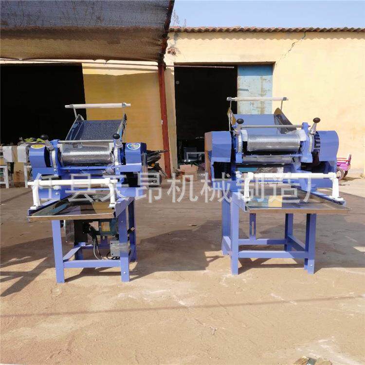 2432面钢厂家直销压机多功能面条机家用小型提不锈压面机供配件