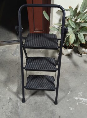 三步黑色铁梯子加大塑料防滑踏板加厚钢管H铁梯子家用折叠梯3 ste