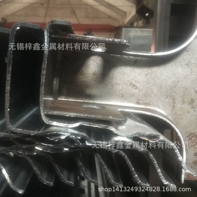 直供镀锌导轨穿梭式货架型材70*100过磅驶入C型X钢牛腿冷弯梁