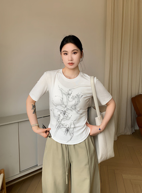 PRASE吕噜噜【早八T】微胖显瘦时尚印花半袖上衣收腰圆领修身T恤
