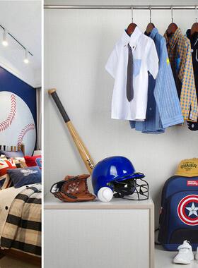 样板房间衣帽间男孩儿童房衣柜服饰外套衬衫鞋帽书包软装饰品摆件