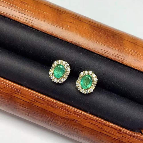 [地大珠宝]哥伦比亚祖母绿耳钉