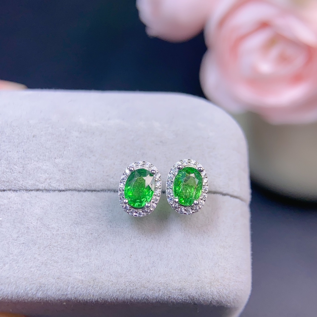 【地大珠宝】天然莎弗莱耳钉精致