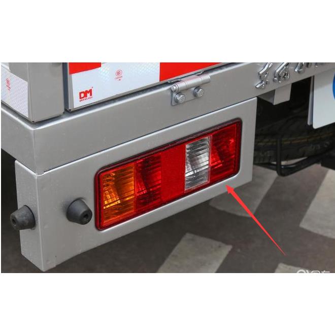 适用于东风小康D51/D52后尾灯总成单双排货车左右后刹车倒车灯配