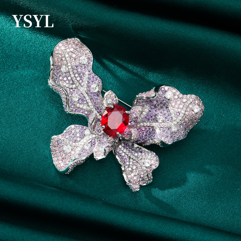 高档精致奢华微镶锆石蝴蝶胸针西装配饰精致创意胸花女别针送礼物