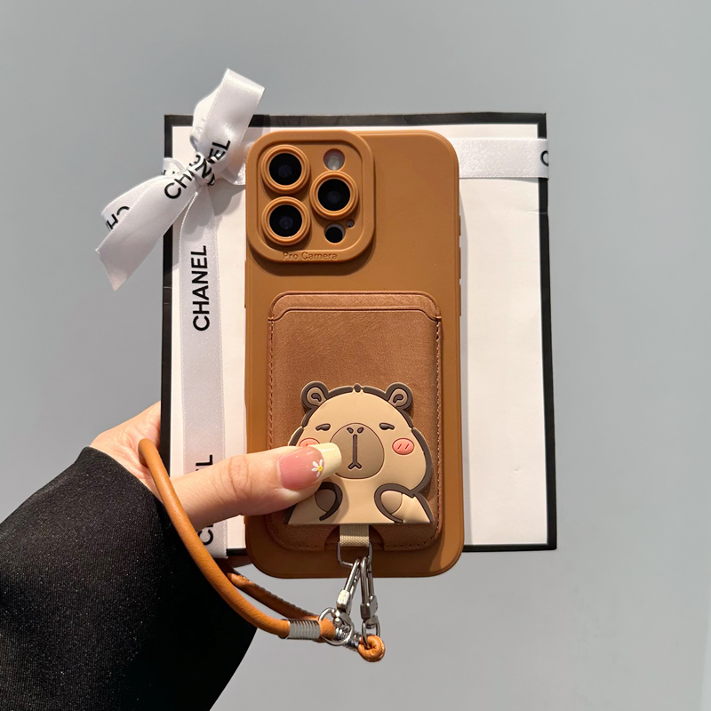 棕色卡皮巴拉卡包适用于苹果16promax皮质手腕带iphone15pro手机壳保护套13简约14pro卡通12/11全包xs/xr便携