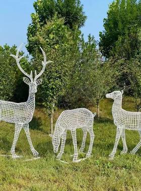 不锈钢编织鹿雕塑镂空发光网方格鹿动物金属抽象大型户外景观摆件