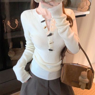 弹力修身显瘦灰色打底衫女装冬季上衣小众设计感牛角扣长袖针织衫