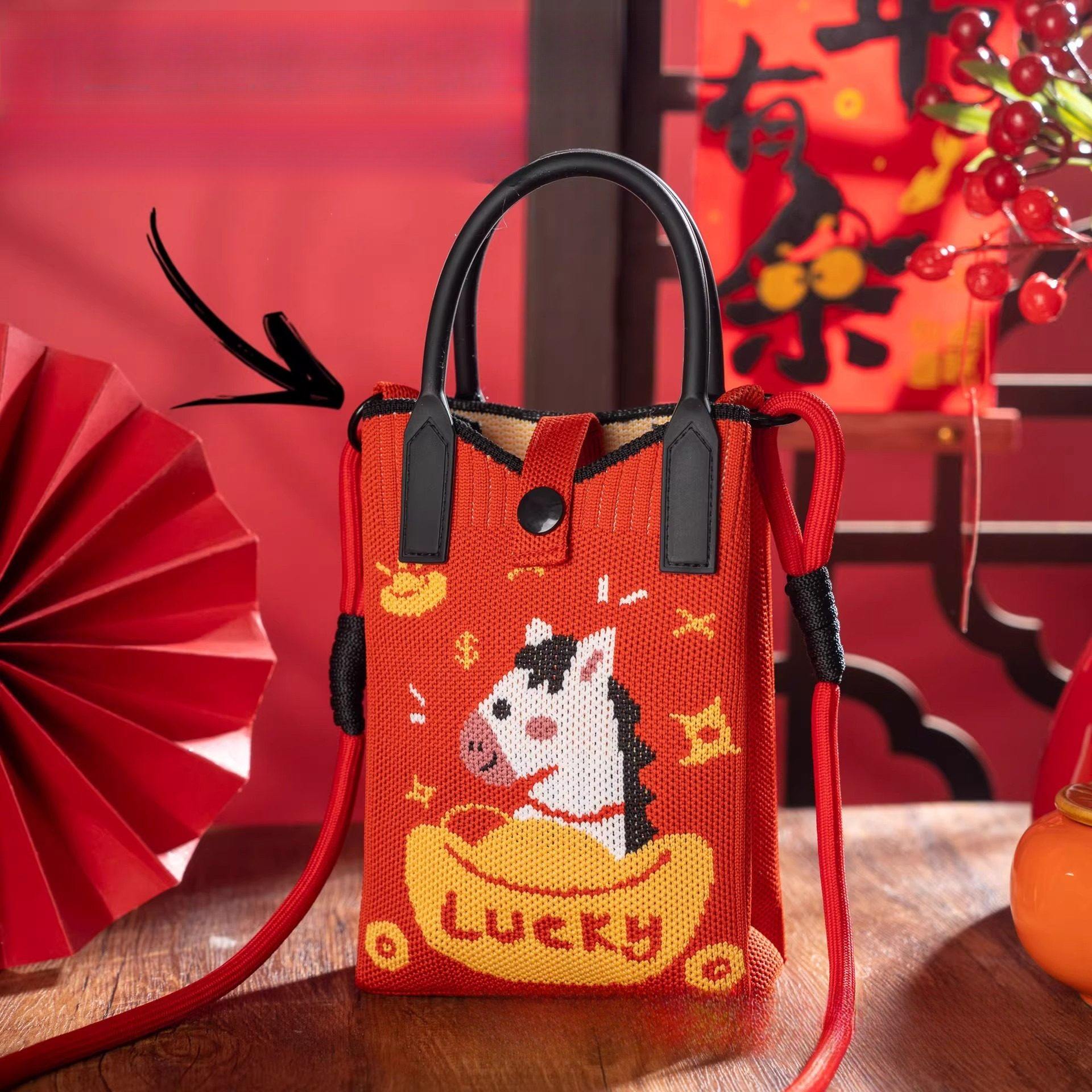 马年手机包斜挎女新款红色针织小巧轻便手工编织便携单肩迷你小包