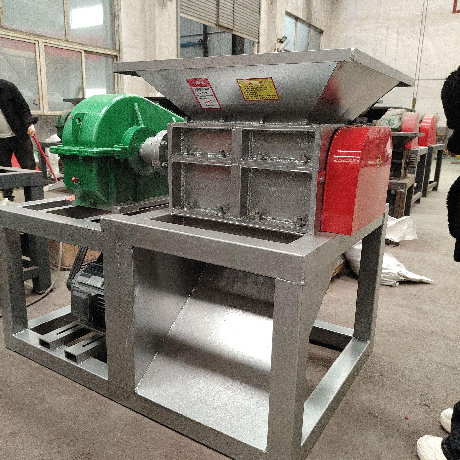 轮胎撕碎机 双轴式角铁废旧橡胶轮胎粉碎机 报废汽车拆解撕碎设备