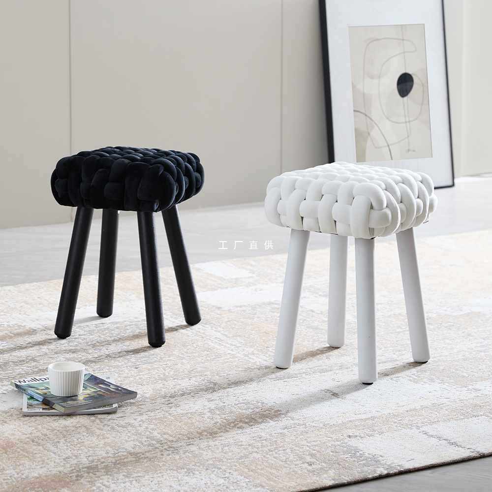 ?化妆凳子实木梳妆台桌凳女生卧室网红椅子无靠背餐椅凳玄关换鞋