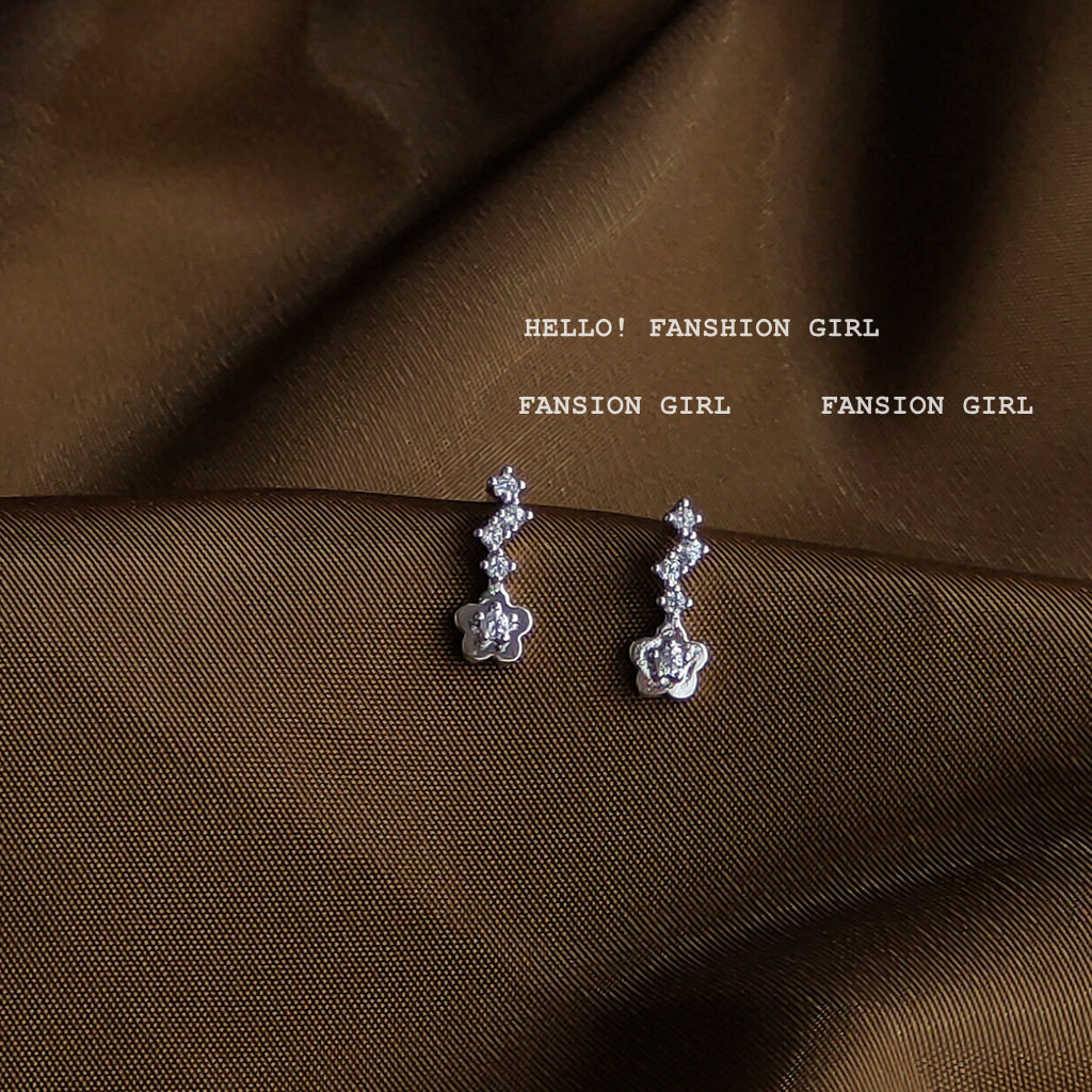 迷你锆石小花耳钉女925银针银色日韩ins日常款出勤耳饰潮耳环2026