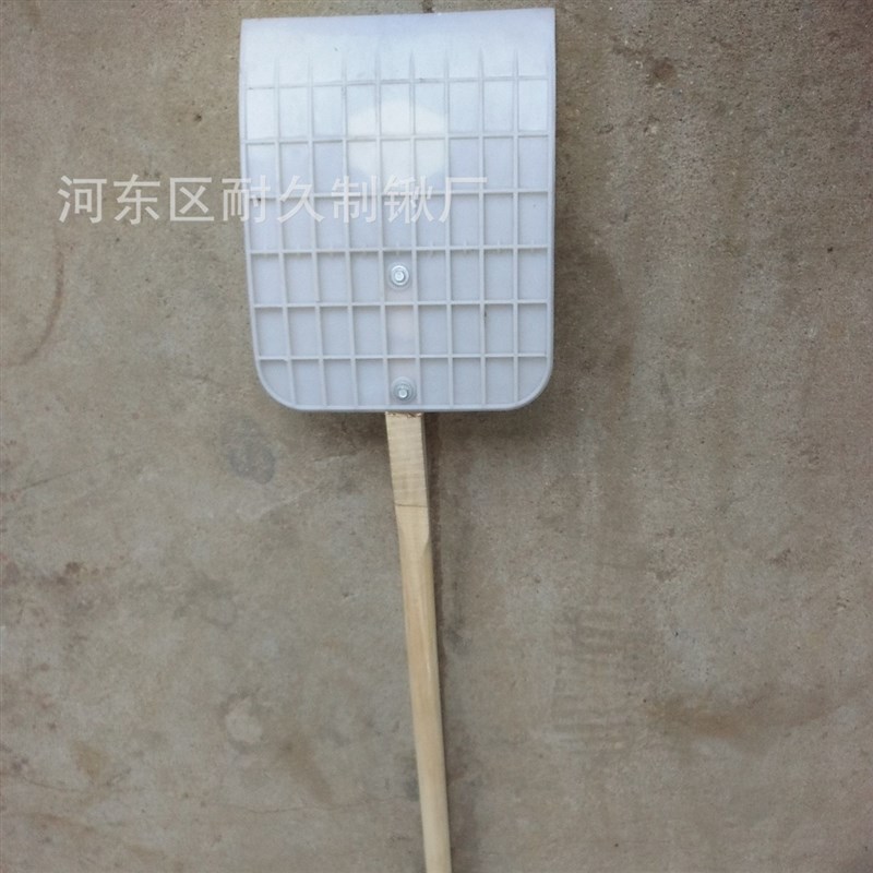 兄弟锹业供应钢化木锨  木u锨板 成品木锨 塑料锹 塑料锨 刮耙子
