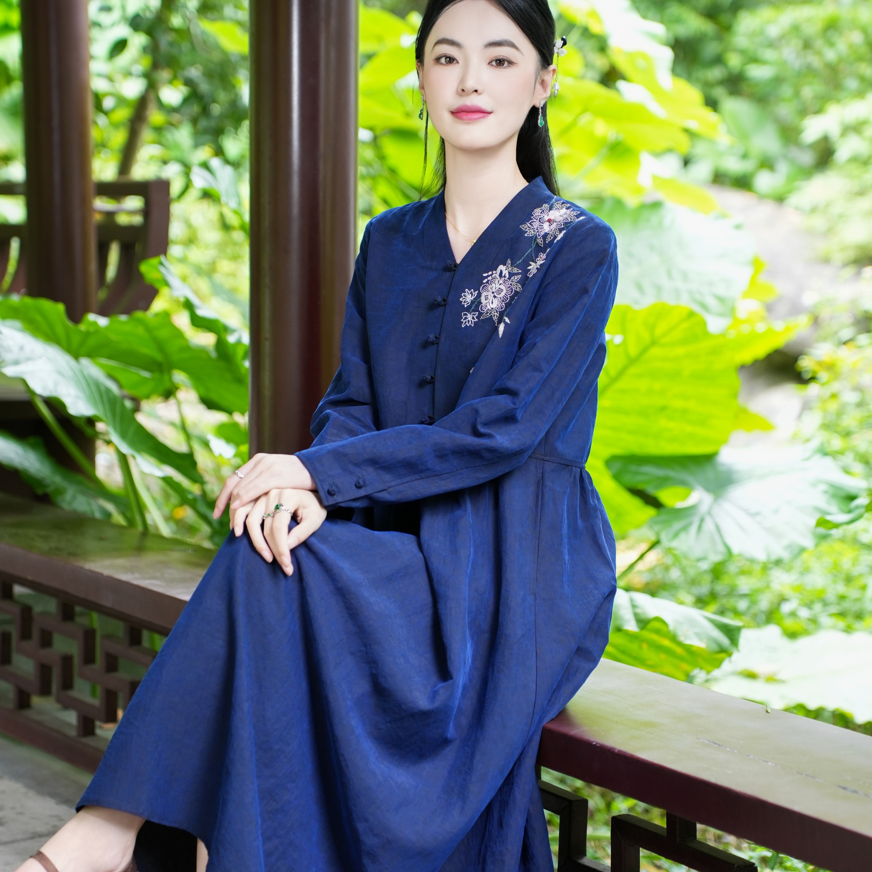 【26MM香云纱 纯手工绣花】觅萝香原创设计秋蓝龟纹 长袖连衣裙