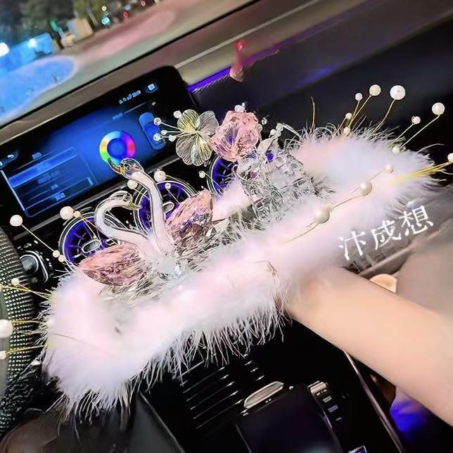 车载香水汽车内装饰摆件女高档水晶天鹅座式香薰持久淡香车上用品