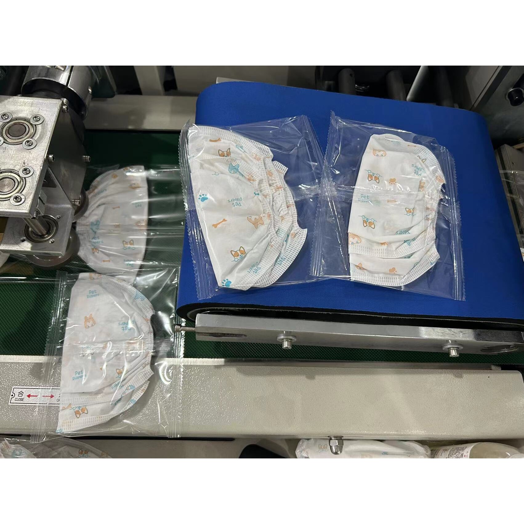 一次性儿童袖套折叠包装一体机 PE塑料 全自动塑料成人袖套机器