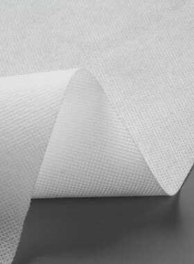 供应一件40kg黑色白色pp无纺布三合一聚丙烯纺粘丙纶长丝不织布