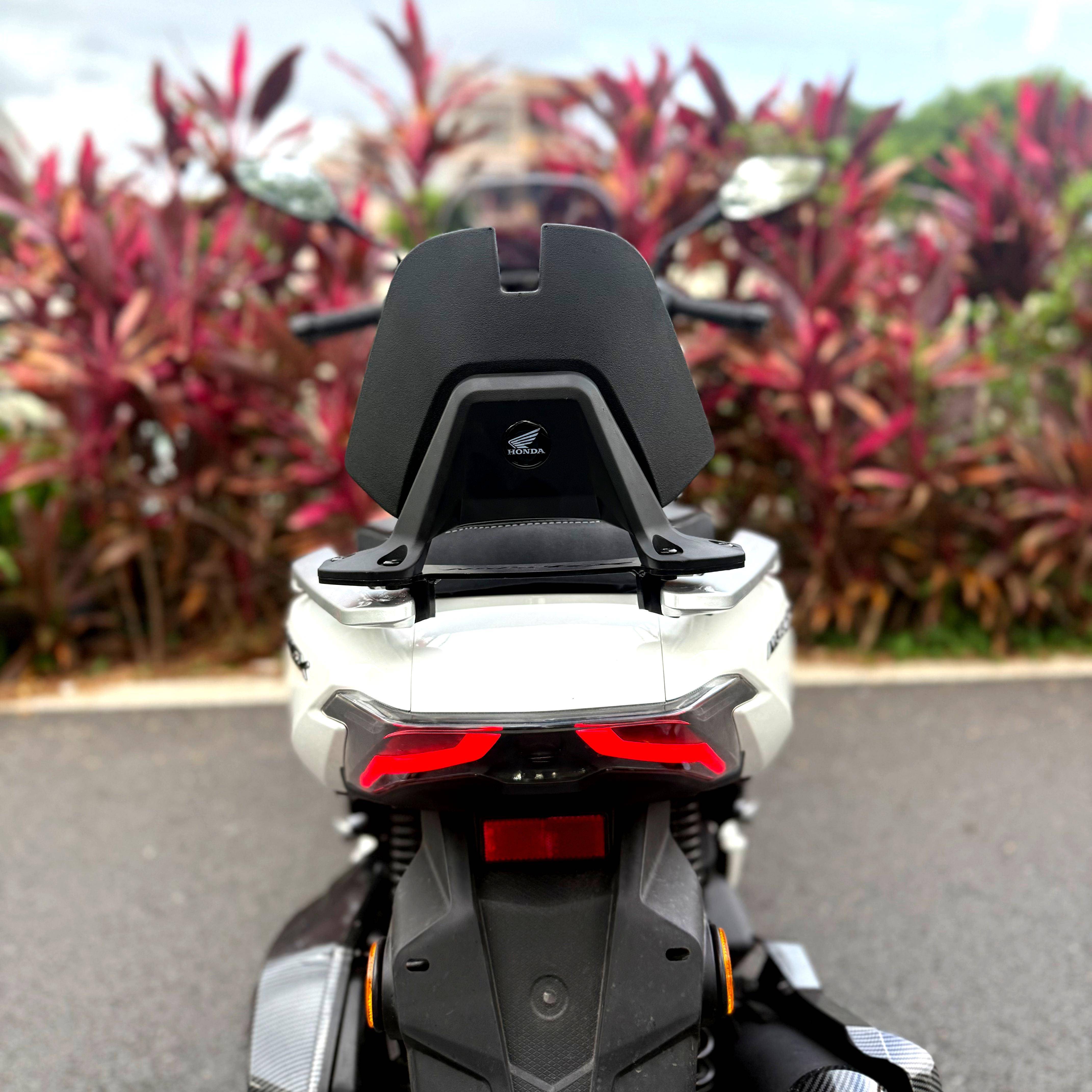 适用于25款本田NS150GX改装后靠背 安全靠背乘客舒适腰托后腰靠背