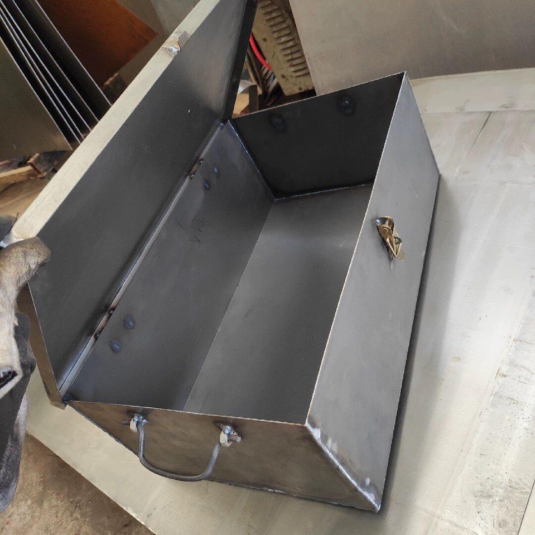 定做工具箱铁盒周转箱汽车工具箱堆高机工具箱零件盒机修工具箱